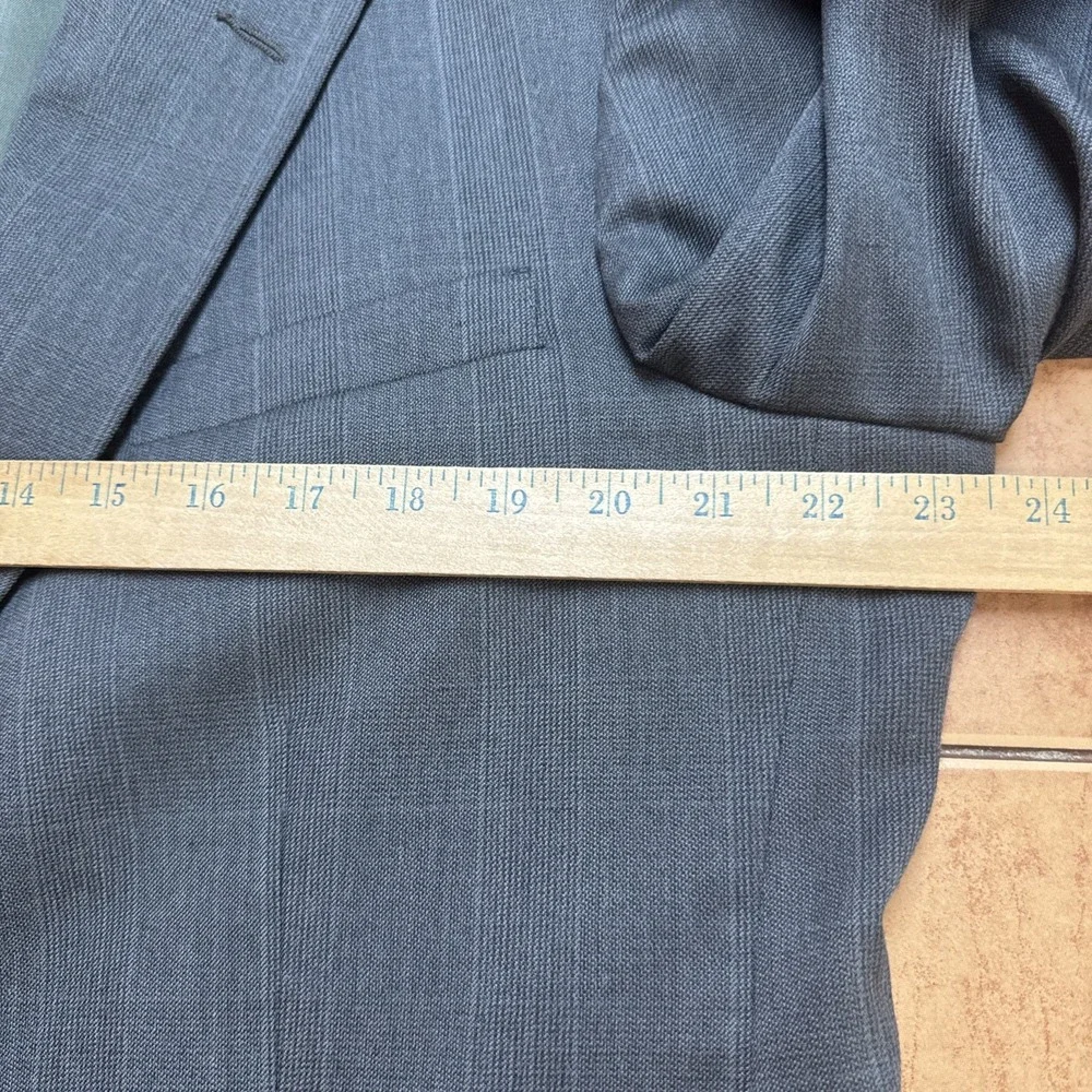 Stafford Vintage 2 Piece Suit 44S Pants 33 x 30 Gray Plaid Wool Blend USA Made